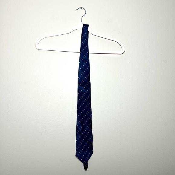 Vintage Van Heusen Blue Silk Tie - Picture 1 of 4